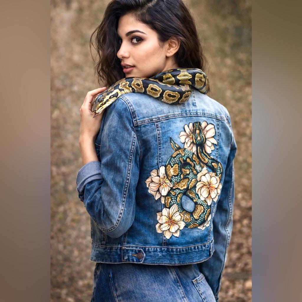 Mudd Brand Denim Jacket Sz Md Hand Painted Python Flowers Snake Embroidered